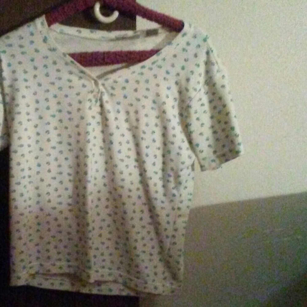 Green, floral tee